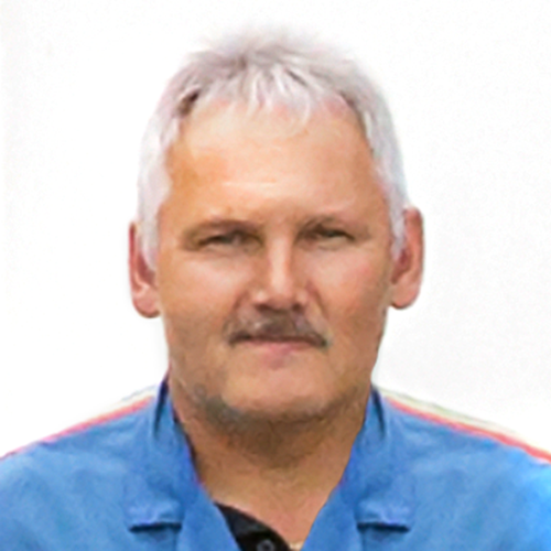 Porträtfoto von Alfons Hörmann, Serviceleiter für Nutzfahrzeuge bei Wagner – „Autos mit Leidenschaft“ in Donauwörth, Deutschland.